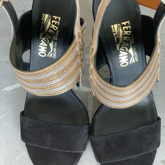 Salvatore Feragamo Lenny Sandals - Picture 4 of 6